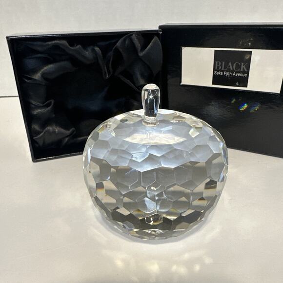 Saks Fifth Avenue Faceted Crystal Apple Paperweight Signed Vintage Teacher Gift - Picture 2 of 10